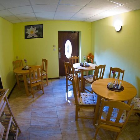 Hostel Filip กดัญสก์ ภายนอก รูปภาพ
